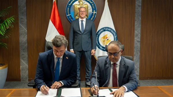 وزير البترول يشهد توقيع مذكرة مع «إيني» لتجديد منطقة تنمية بورفؤاد البحري