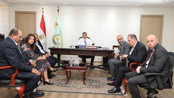 لبحث ضخ استثمارات جديدة.. وزير الزراعة يستقبل ممثلي شركة “بيتي”