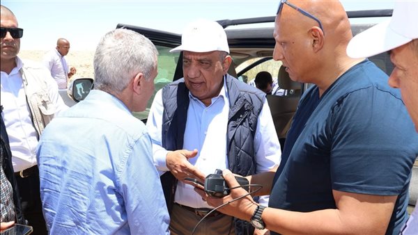 وزيرا النقل والكهرباء يستطلعان جبل سحابة بسيناء لإقامة مشروعات طاقة الرياح