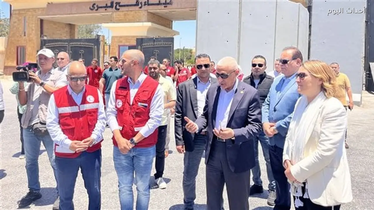 محافظ شمال سيناء يصطحب وفدًا دبلوماسيًا هولنديًا لتفقد معبر رفح