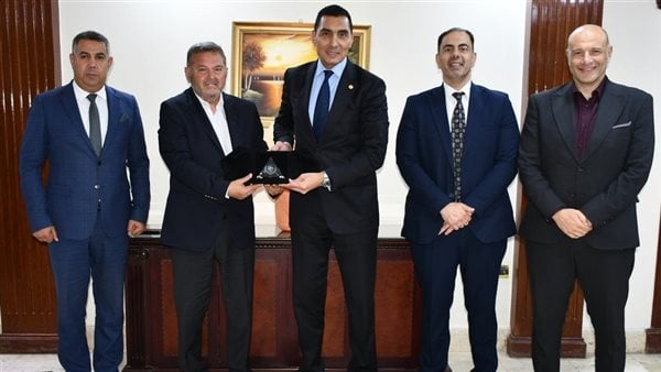 وزير الرياضة يلتقي مجلس إدارة نادي هليوبوليس لمتابعة خطط التطوير