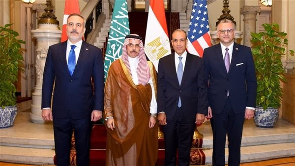 وزير الخارجية يعقد اجتماعًا مع نظيريه السعودي والتركي ومستشار ترامب للشؤون العربية والإفريقية