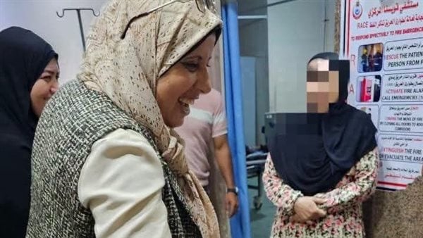 بعد مصرع 3 من أفراد الأسرة.. رئيس مدينة قويسنا تطمئن على مصابتي حادث الطريق الزراعي بالمنوفية