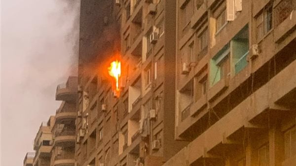 حريق داخل شقة سكنية بأبراج أغاخان في الساحل.. والحماية المدنية تسيطر عليه