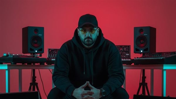 من بيروت إلى القاهرة.. رحلة DJ Kash في عالم الموسيقى وصناعة البهجة