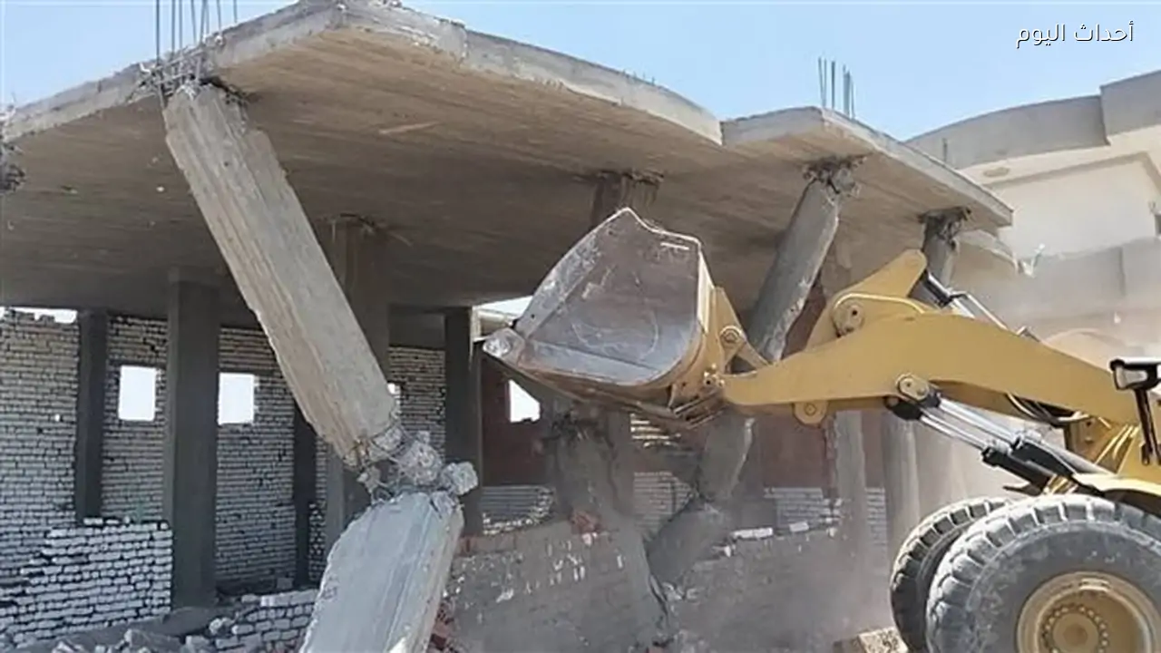 إزالة التعديات بالبناء المخالف خارج الحيز العمراني بالفيوم