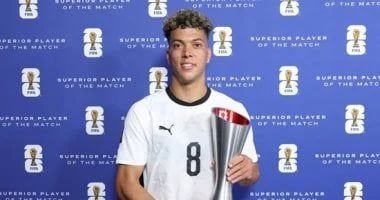 إمام عاشور ثانى لاعب مصري يحصد جائزة رجل المباراة فى كأس العالم