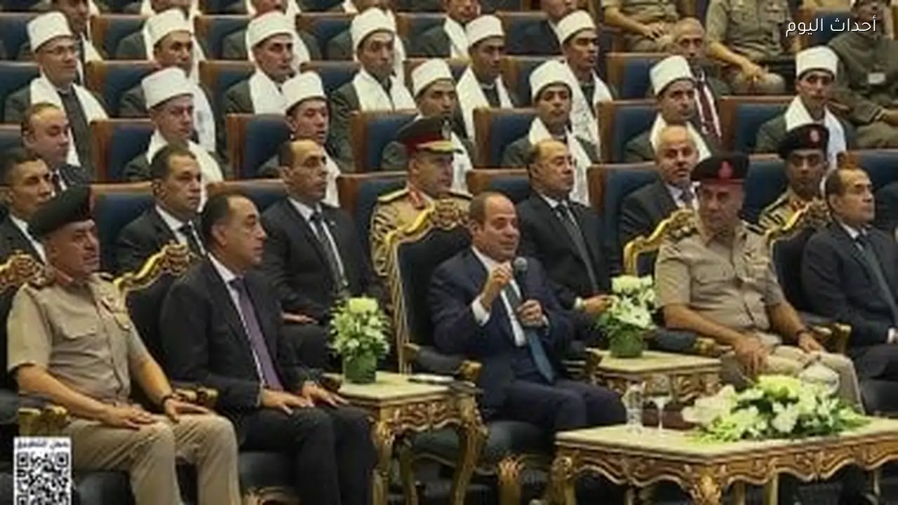 الرئيس السيسى: ندرس توفير بعثات خارجية لأوائل الدفعة الثالثة لأئمة الأوقاف