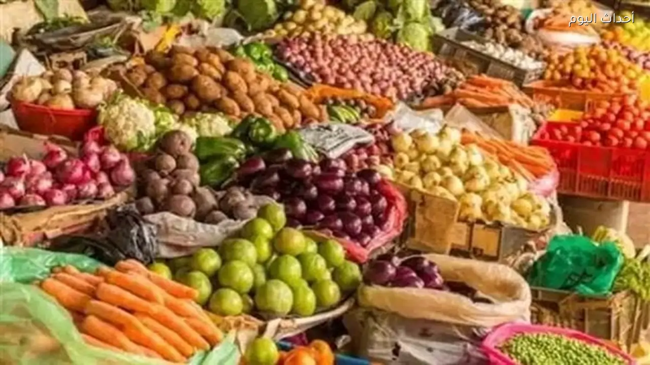 الطماطم بـ22 جنيهًا والبطاطس بـ15.. أسعار الخضروات والفاكهة بالأسواق