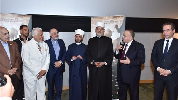 الفنان مجدي إمام يحتفل بالعرض الخاص لفيلم على طريق الهجرة بحضور وزير الأوقاف ومفتي الجمهورية وأحمد المسلماني