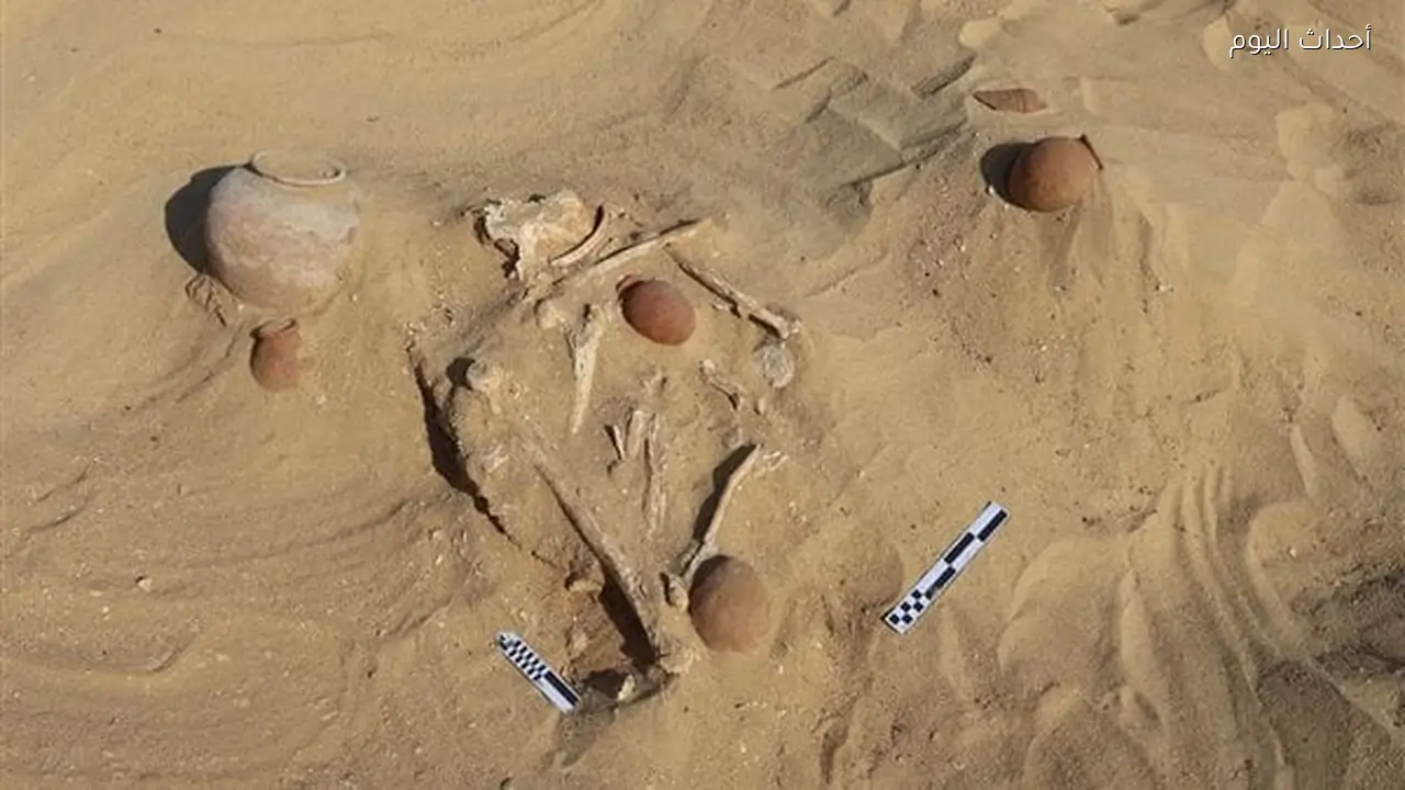 الكشف عن مقبرتين من العصر العتيق بمنطقة جبل الطير في المنيا