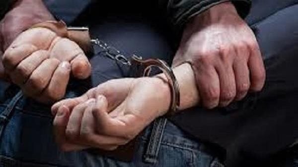 المشدد 5 سنوات لعاطل حاول سرقة توك توك بعد رش سائقه بالشطة وطعنه في البساتين
