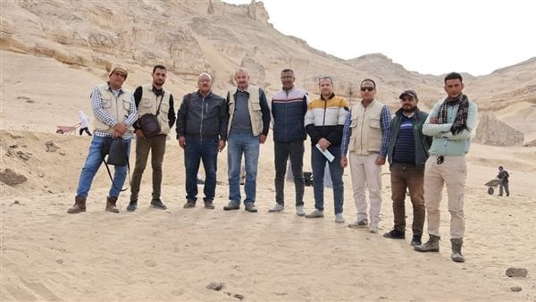 بعد الكشف الأثري الجديد بالمنيا.. ننشر أسماء بعثة حفائر جبل الطير