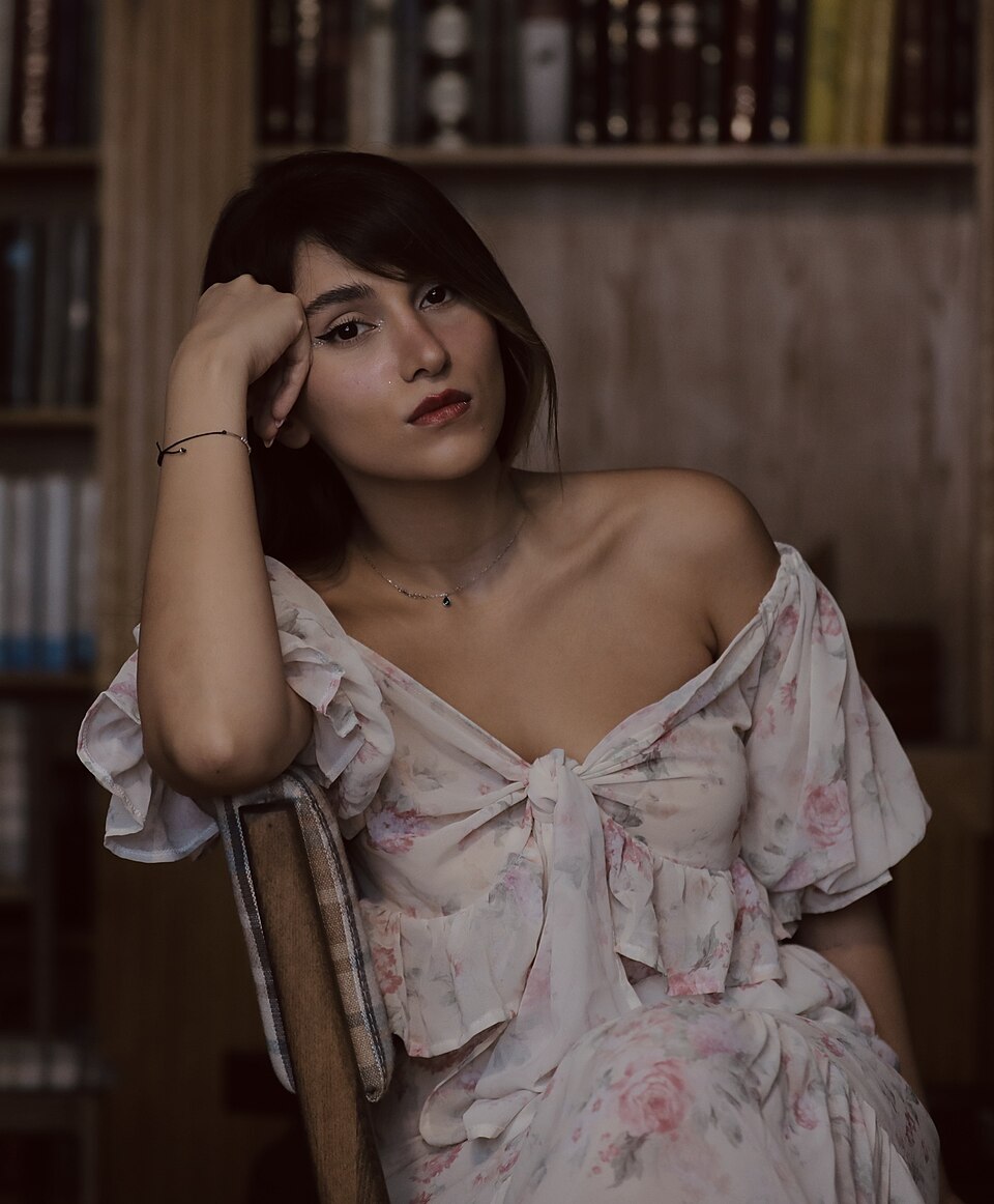 المغنية الإيرانية باراستو أحمدي