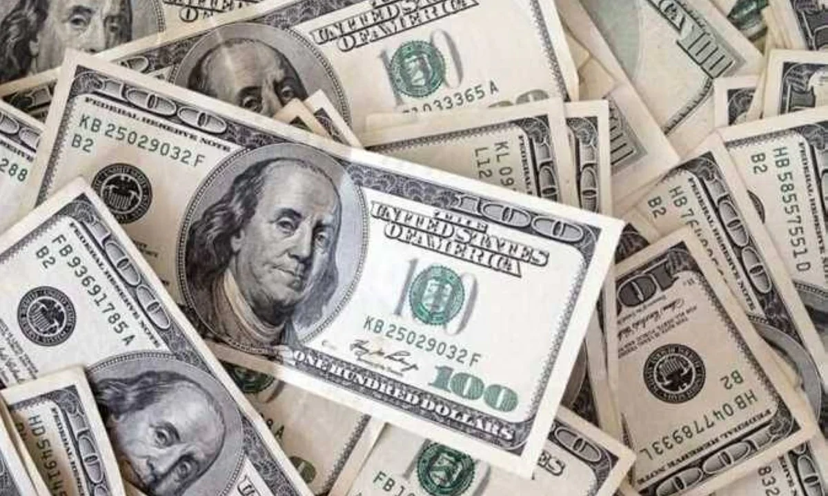 بعد هبوطه تحت الـ50 جنيهًا.. سعر الدولار مقابل الجنيه المصري اليوم الخميس 18 يونيو 2026