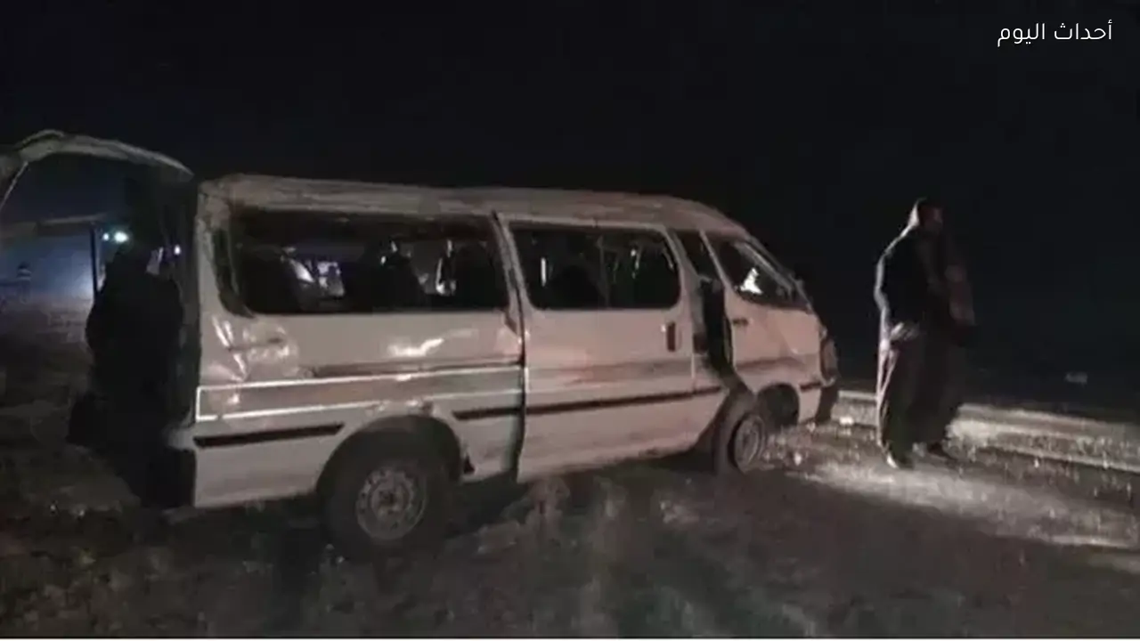 بينهم حالات خطرة.. إصابة 8 أشخاص إثر انقلاب ميكروباص في قنا