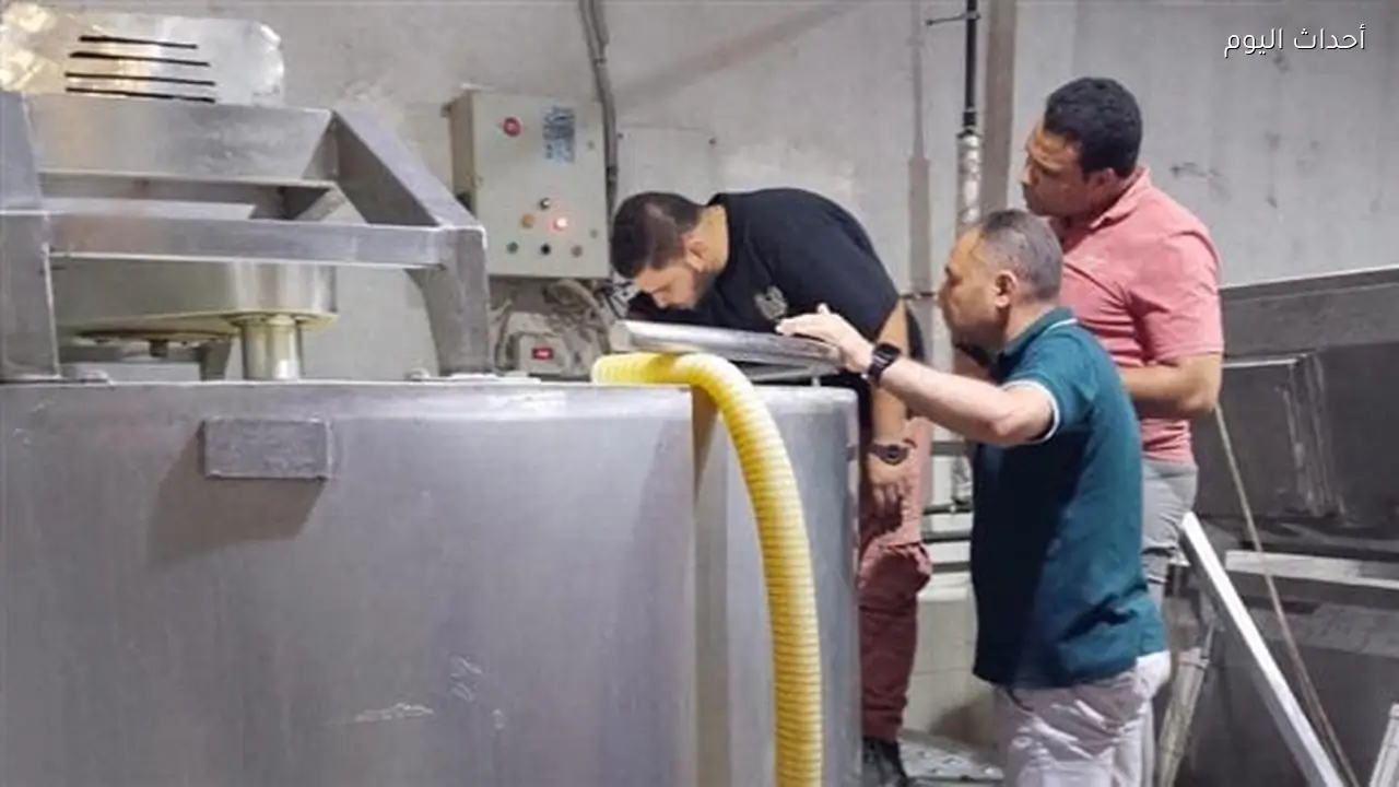 حملة رقابية مكثفة بسمالوط تسفر عن ضبط مخالفات غذائية وإشغالات طريق
