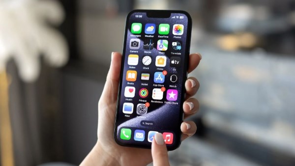خد بالك.. كل ما تكتبه على آيفون تسجله آبل لحظة بلحظة