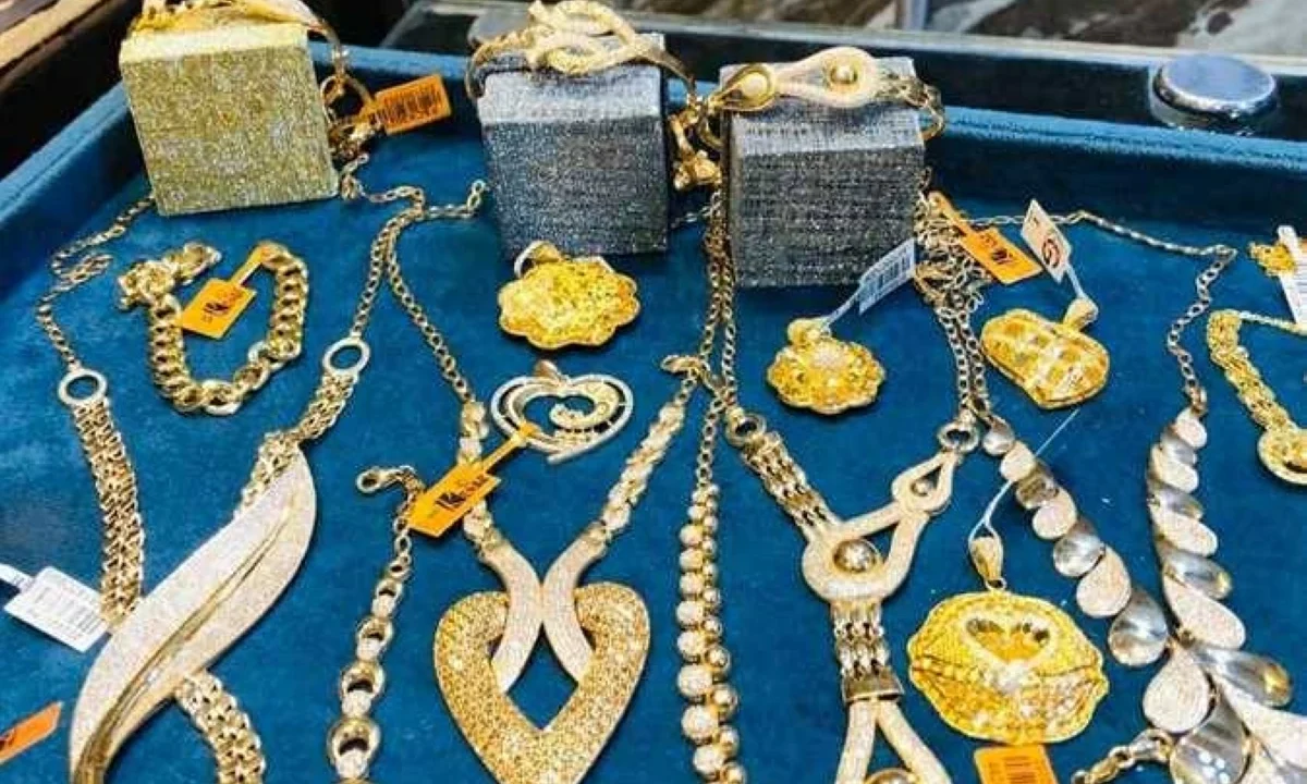 سعر الذهب اليوم الجمعة 19-6-2026 فى مصر بيعًا.. بعد انخفاض 10 جنيهات لـ عيار 21