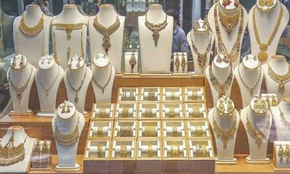 سعر الذهب اليوم الجمعة 19 يونيو 2026 بعد هبوطه الكبير بـ 7% خلال شهر عالميا.. وعيار 21 الآن بالمصنعية