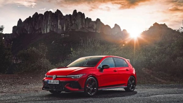 شاهد| فولكس فاجن جولف GTI إيديشن