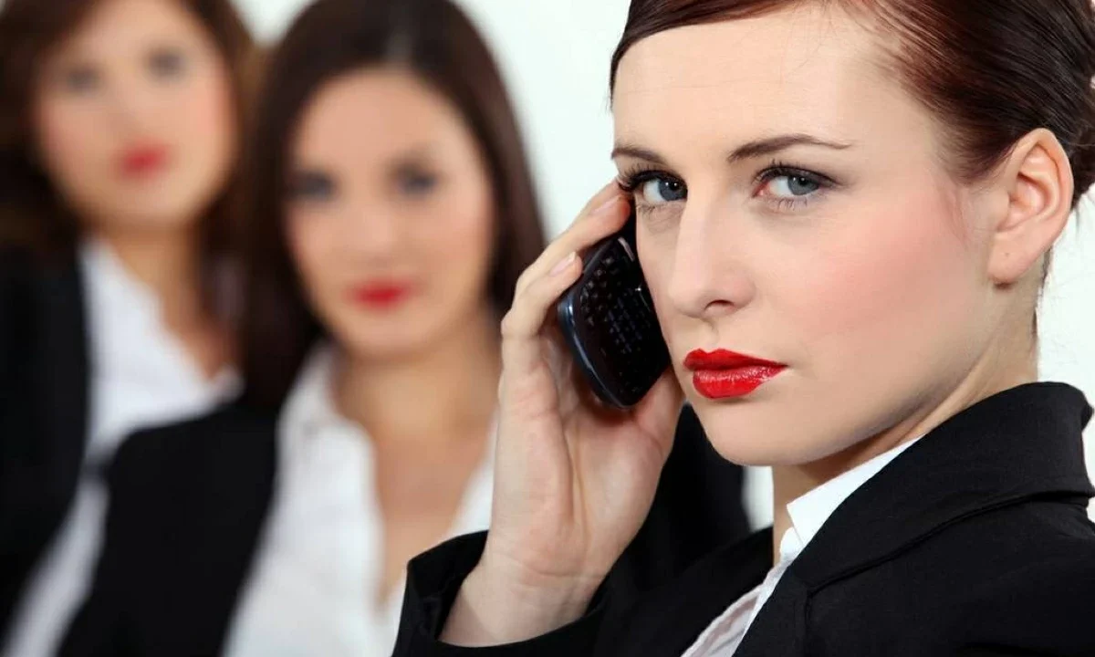 «شخصيات تثق بنفسها متعالية».. 5 أبراج مناخيرها فى السماء