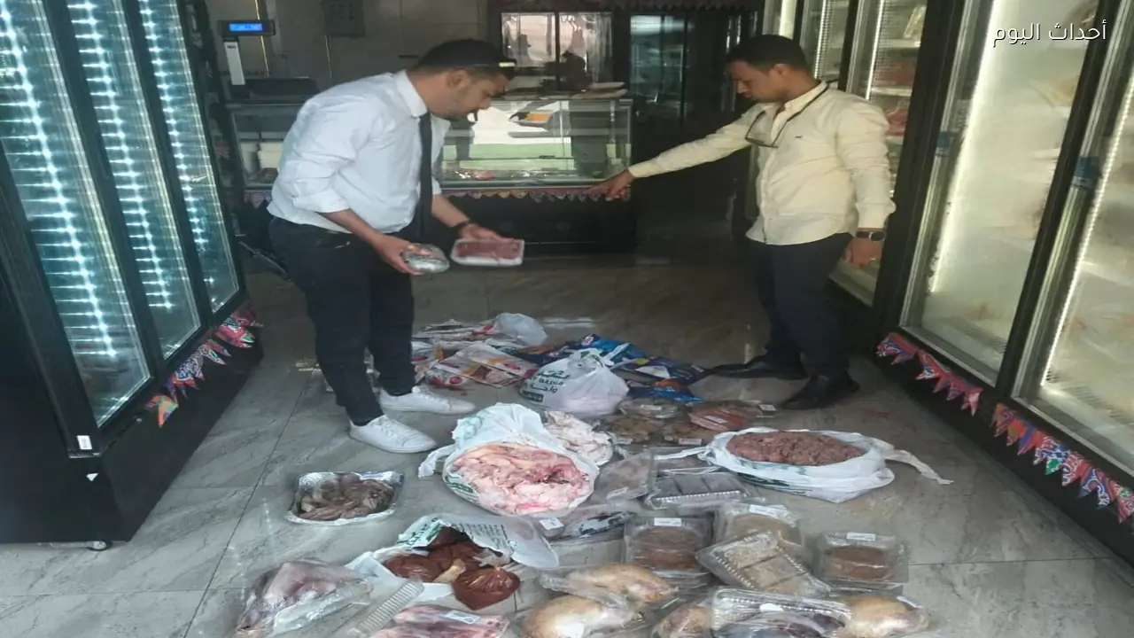 ضبط 310 كيلو لحوم منتهية الصلاحية بأحد المطاعم بإدفو
