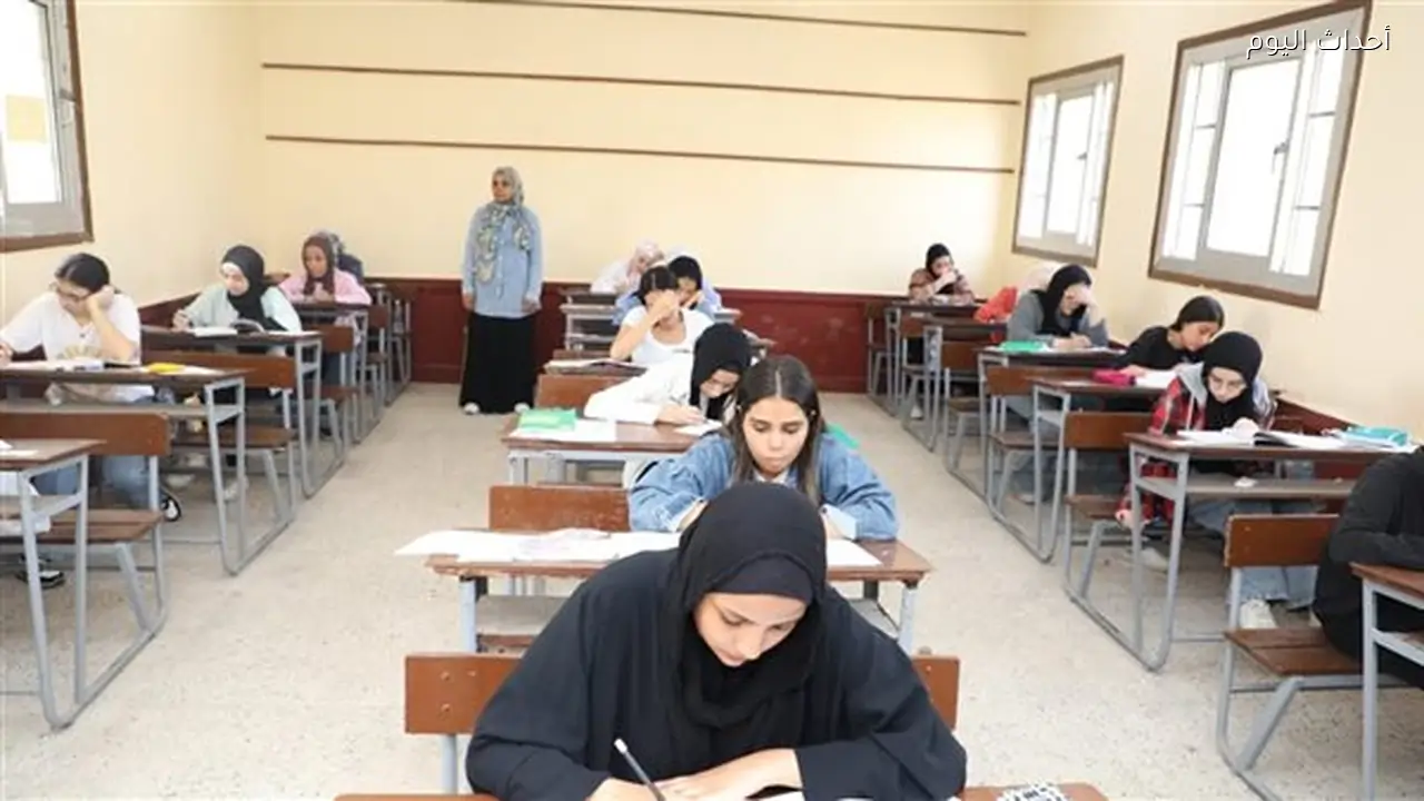 عقوبات الغش بالهاتف أو «البرشام» في امتحانات الثانوية العامة