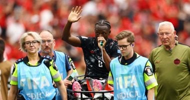 لاعب قطر يعتذر لمدافع كندا بعد الإصابة الخطيرة فى كأس العالم.. فيديو