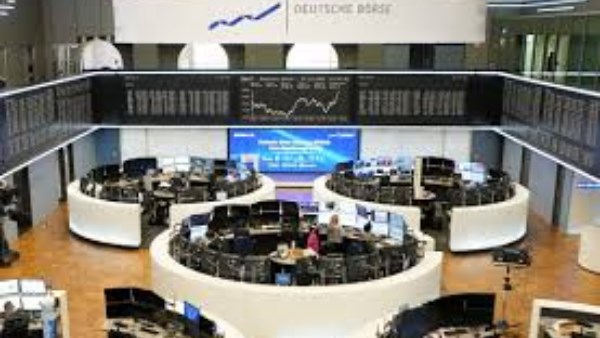 مؤشر ستوكس 600 الأوروبي يفتتح على انخفاض طفيف وسط أداء متباين للأسواق والقطاعات