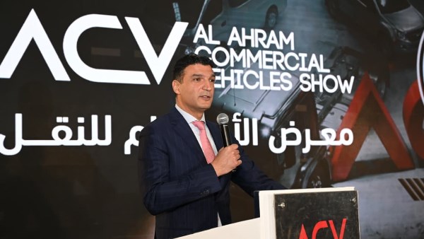 من أرض المعرض إلى خطوط الإنتاج.. وزير الصناعة يرسم مسارًا جديدًا لسيارات النقل في مصر