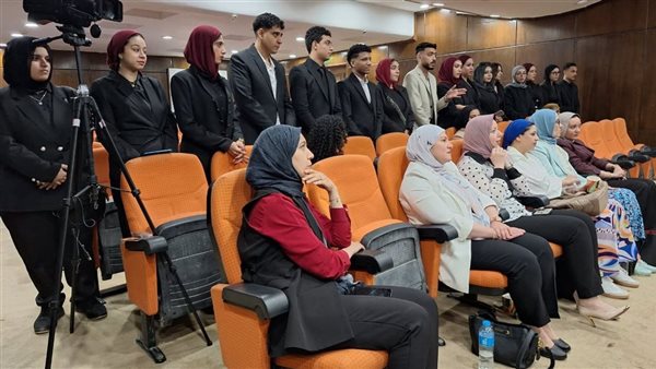 مناقشة مشروعات تخرج طلاب الإذاعة والتليفزيون في جامعة العاصمة