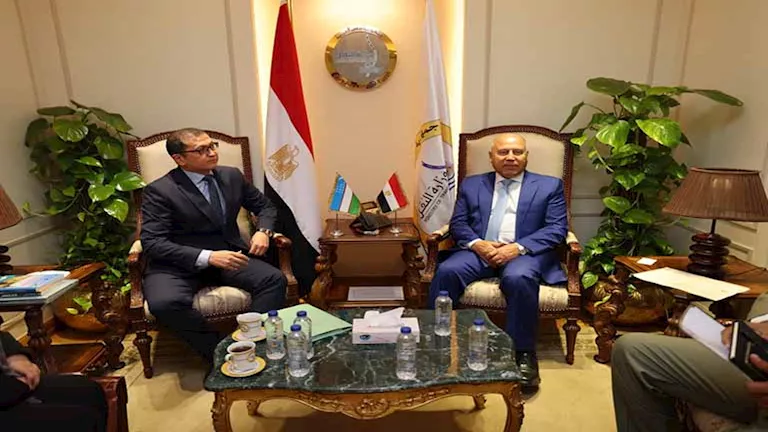 وزير النقل يبحث مع سفير أوزبكستان سبل تعزيز التعاون وزيادة التبادل التجاري