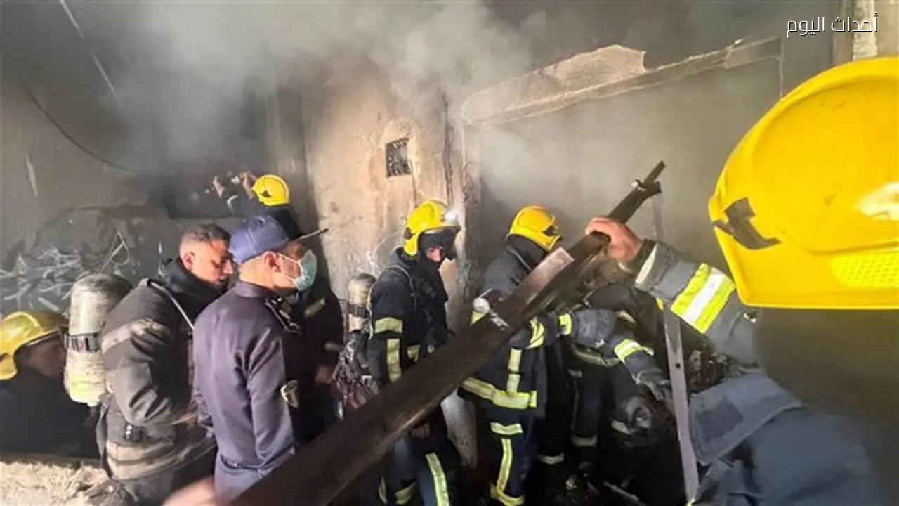 الحماية المدنية تكثف جهودها لإخماد حريق في مخزن أخشاب بمؤسسة الزكاة