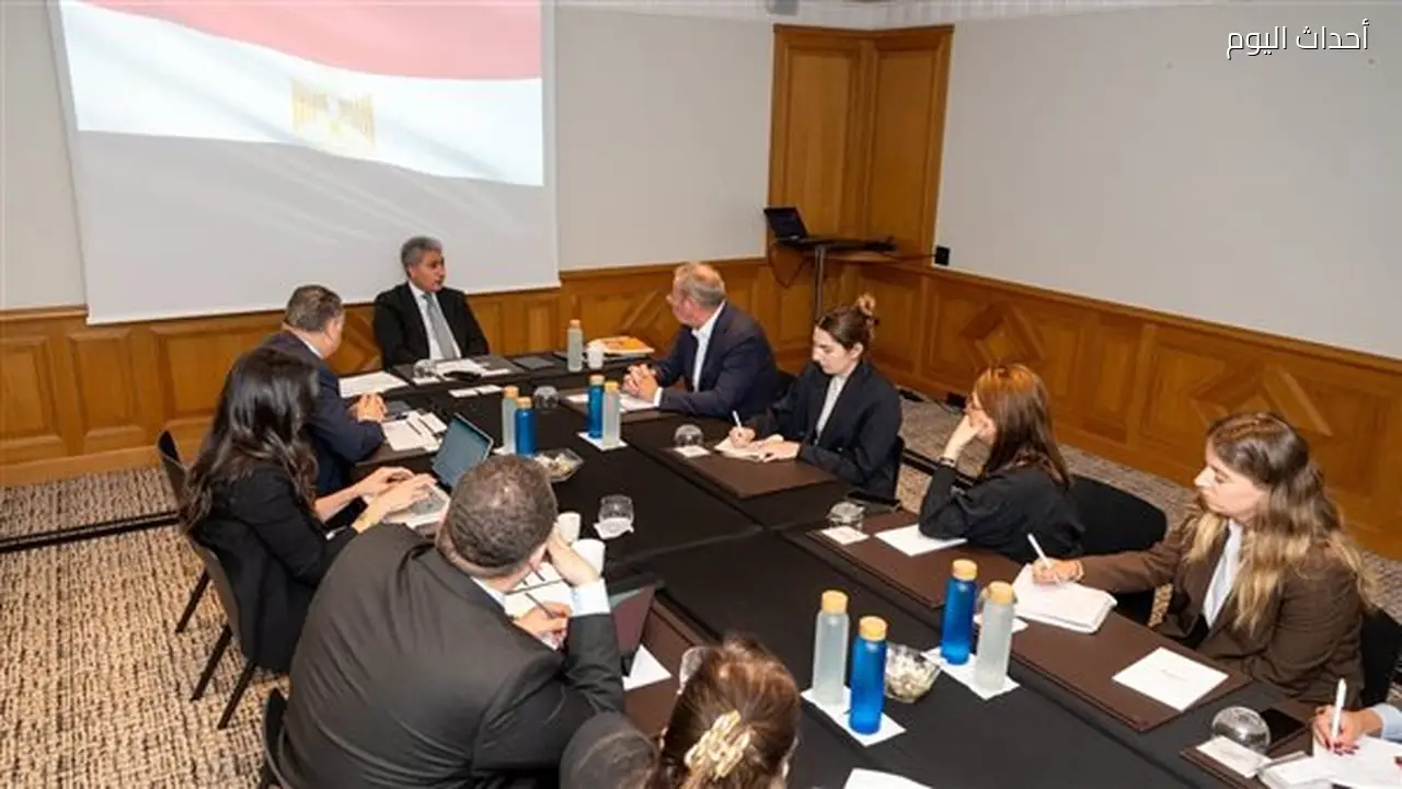 وزير السياحة يبحث تعزيز التعاون مع وكالات السفر الفرنسية