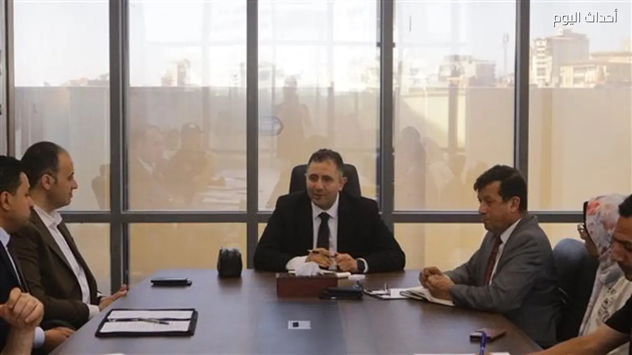 محافظ دمياط يعقد اجتماعًا لدعم منظومة الحماية المدنية وتعزيز السلامة العامة