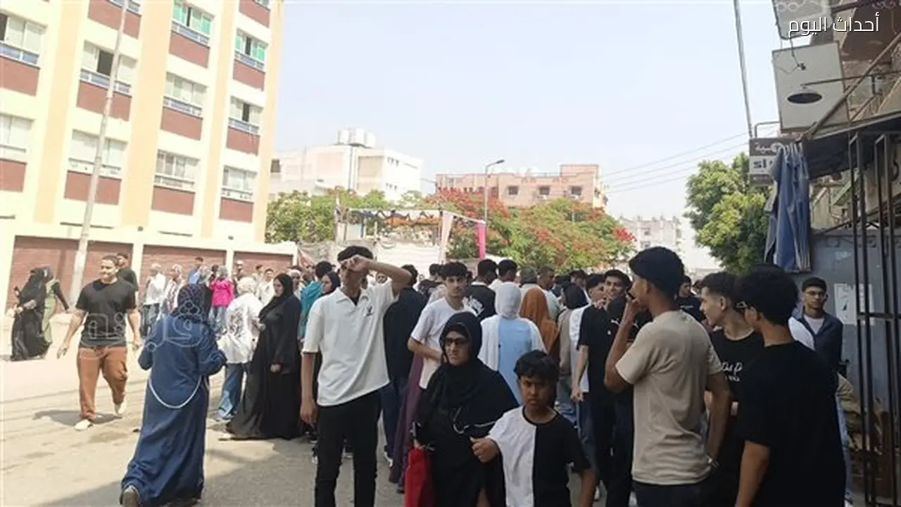 33 ألف طالب في أسيوط يؤدون امتحانات الكيمياء والجغرافيا اليوم في 73 لجنة