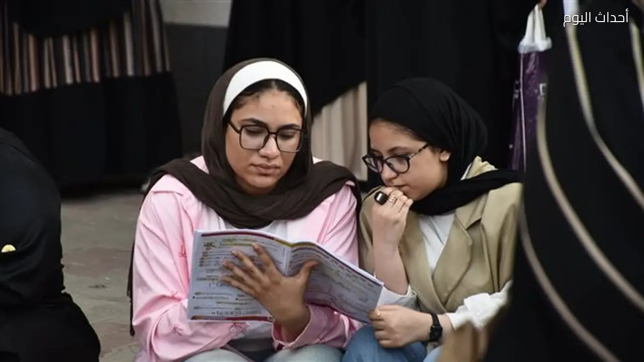 انطلاق امتحانات الثانوية العامة 2026: الطلاب يستعدون لمراجعة نهائية أمام اللجان