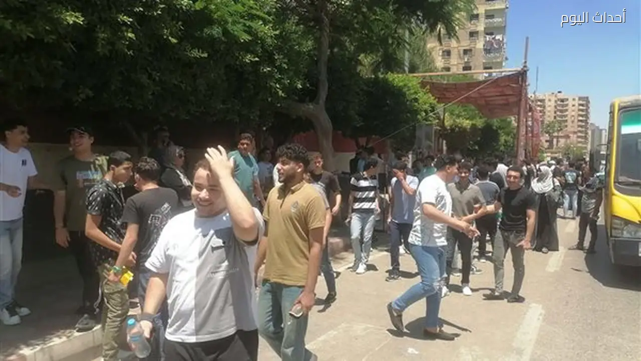 طلاب الثانوية العامة في البحيرة يعبرون عن استيائهم من صعوبة امتحان الكيمياء 2026