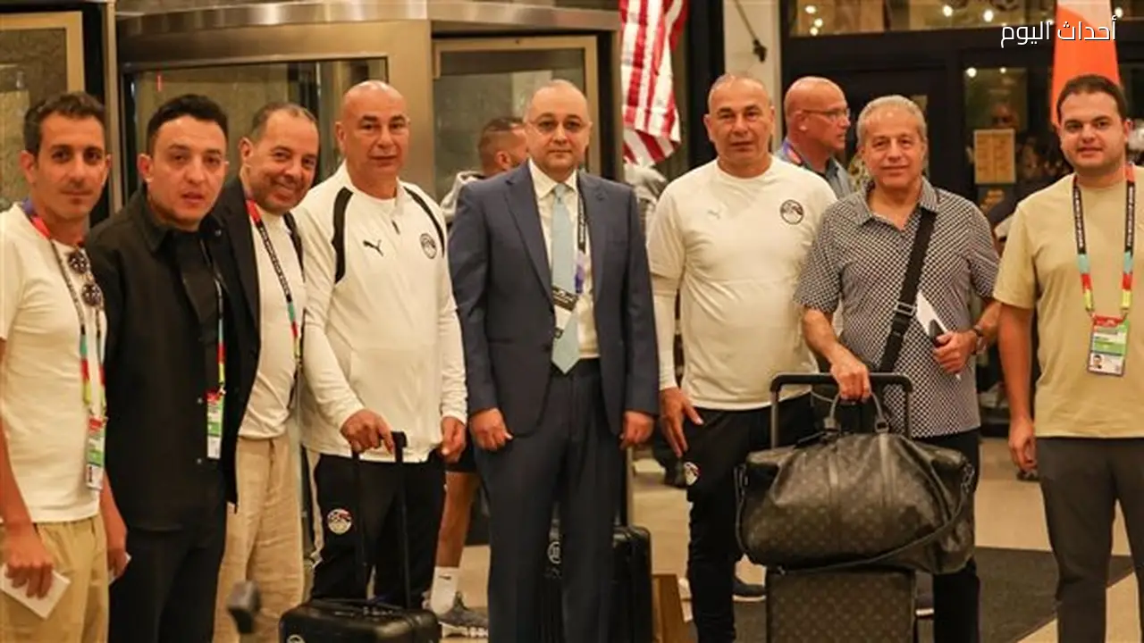 قنصل مصر في هيوستن يستقبل بعثة المنتخب قبل مواجهة أستراليا في كأس العالم