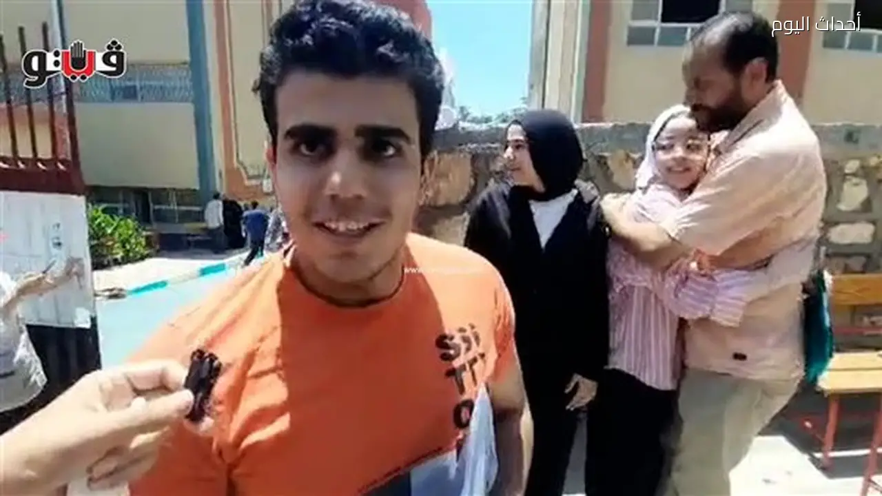 طلاب أدبي ببورسعيد يعبرون عن فرحتهم بامتحان الجغرافيا: سهل وواضح (فيديو)