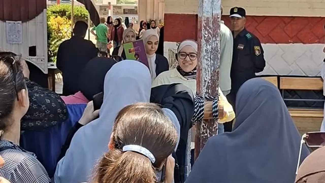 آراء طلاب الثانوية العامة بالدقهلية حول امتحان اللغة الإنجليزية: تقييمات متباينة (فيديو وصور)