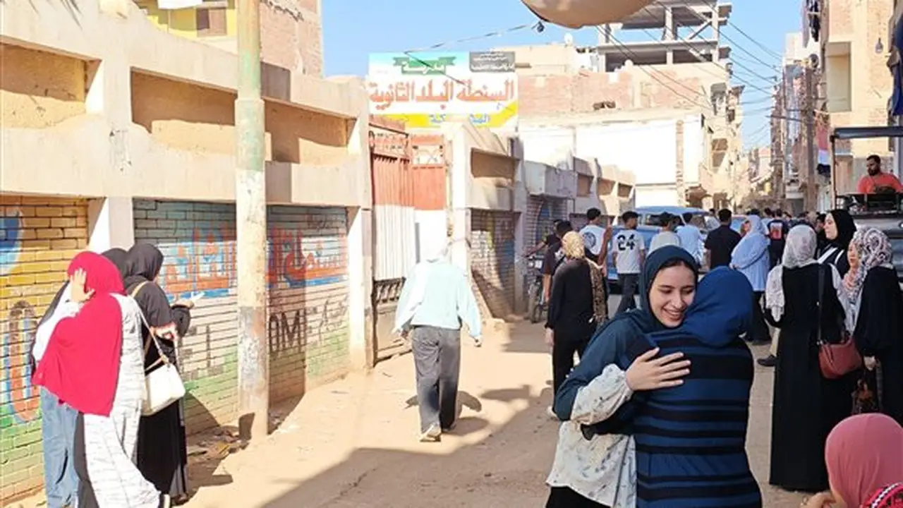 طلاب الثانوية العامة بالغربية يشكون صعوبة امتحان اللغة الإنجليزية ونقص الوقت