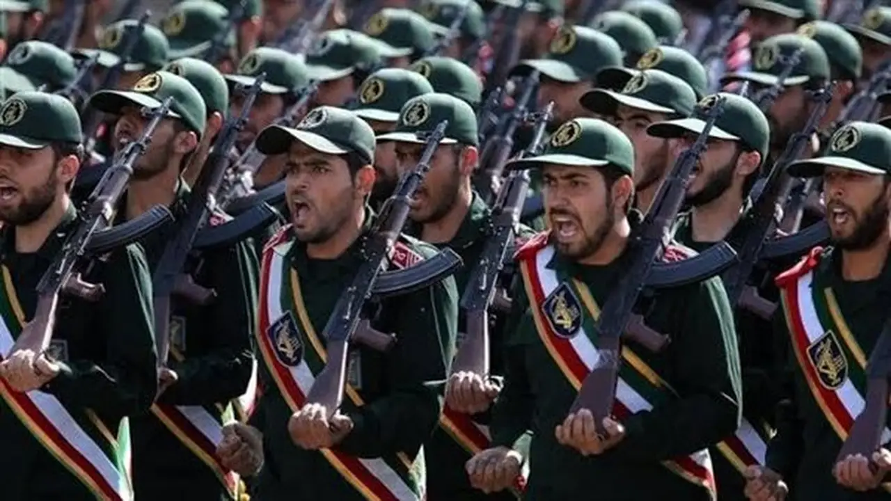 وكالة فارس: زوارق الحرس الثوري الإيراني تحول مسار 6 سفن عن الممر العماني
