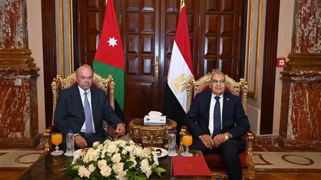 المستشار عصام فريد يستقبل رئيس مجلس الأعيان الأردني فيصل الفايز