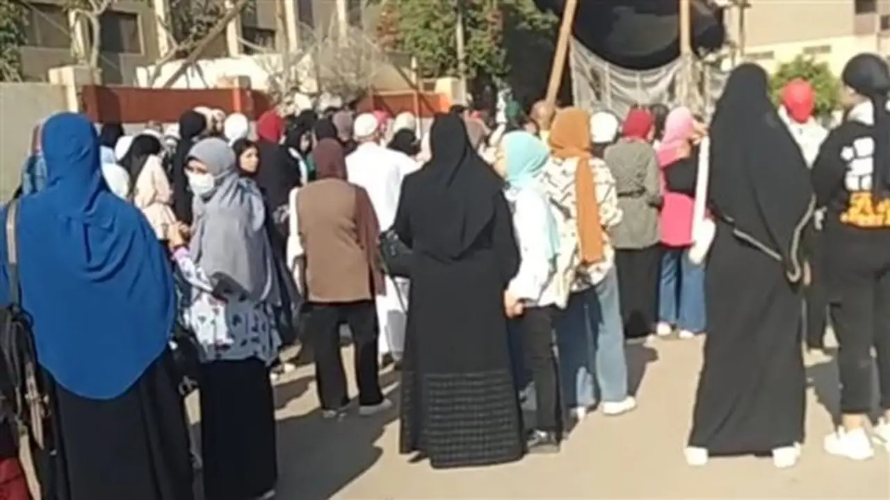 آراء طلاب الثانوية العامة بالقليوبية حول امتحان اللغة الإنجليزية: سؤال القطعة كان صعبًا جدًا (فيديو)