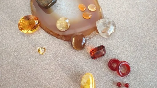طاقة الأحجار الكريمة