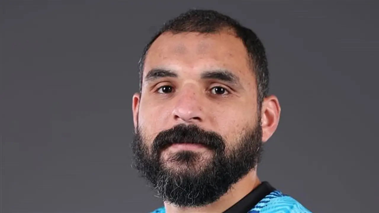 المصري يجدد عقد حارسه محمود حمدي لموسمين إضافيين