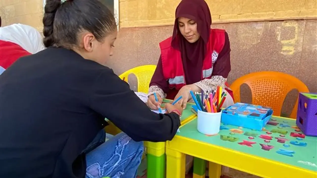 الهلال الأحمر المصري يواصل دعم الجرحى الفلسطينيين عبر معبر رفح