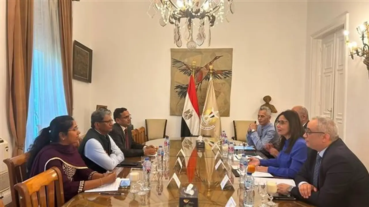 وزيرة الثقافة تبحث مع السفير الهندي سبل تعزيز التعاون الثقافي والفني